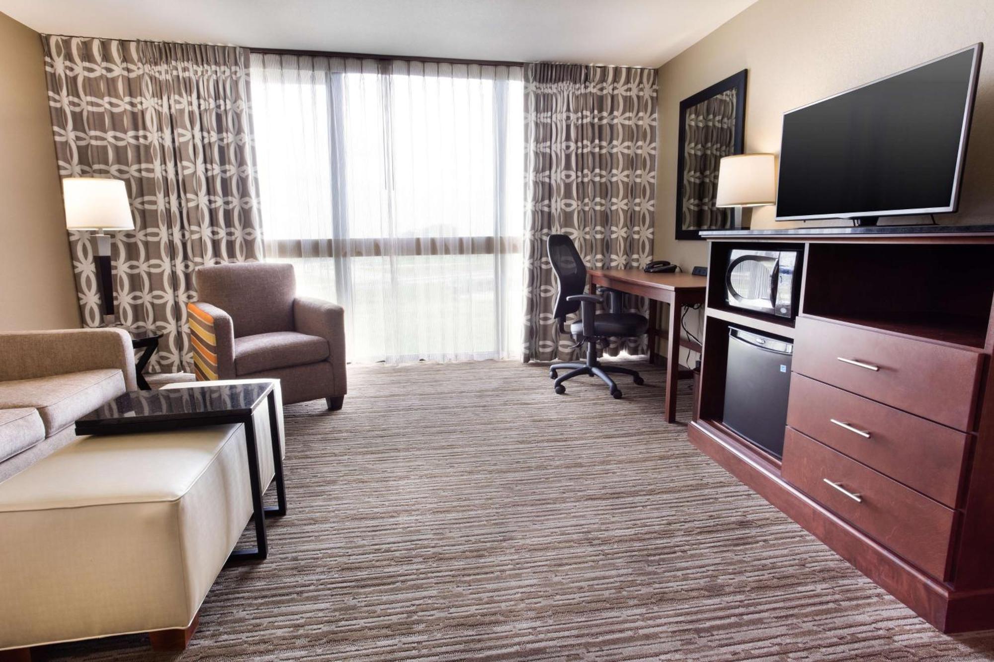 Drury Inn & Suites Kansas City Airport Exterior foto