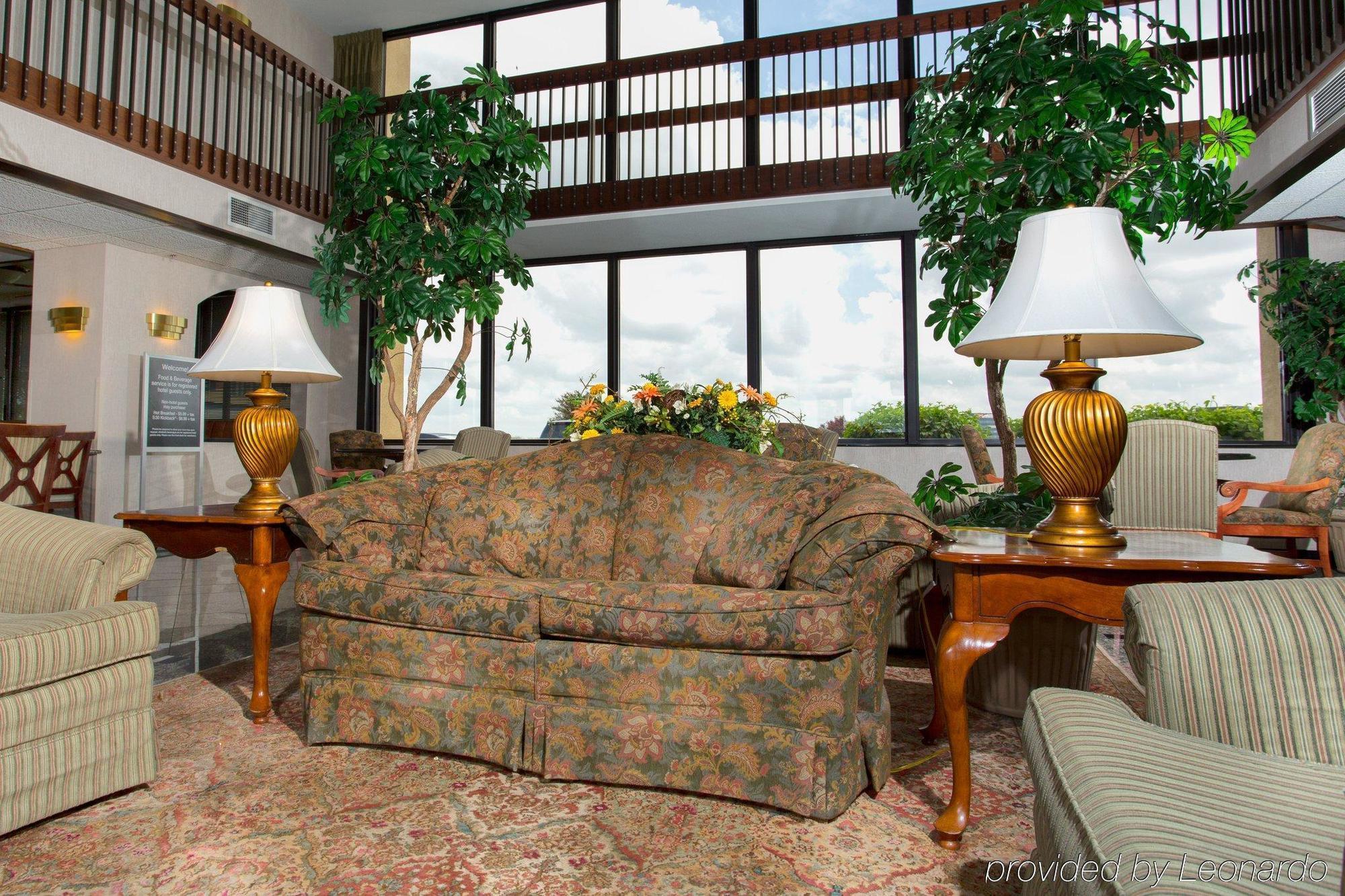 Drury Inn & Suites Kansas City Airport Exterior foto